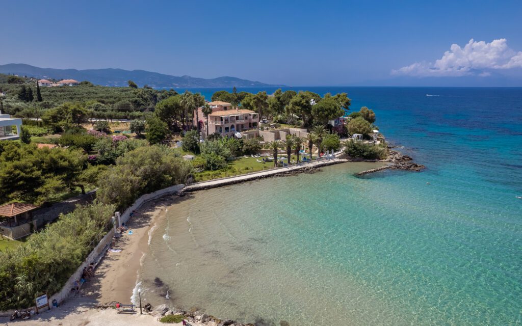 Peaceful garden and lush greenery surrounding Paradisso Villas